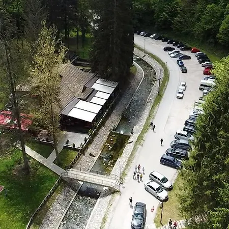 Anin Dvor Motel *