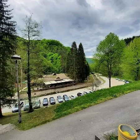 Anin Dvor * Sekovici
